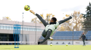 楚阿梅尼火线复出 + 国脚全员归队！皇马冲击客场 47 年不败，西甲第 13 轮战埃尔切